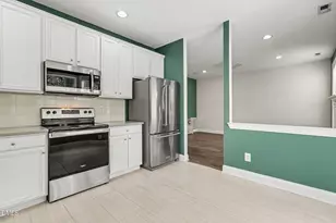 10142 Mizner Ln, Raleigh, NC 27617 - Photo 13