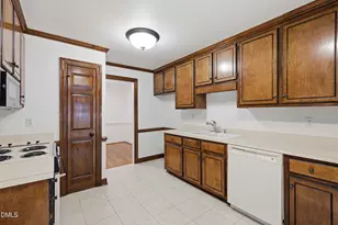 143 Hedgerow Ct, Cary, NC 27513 - Photo 9