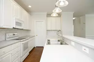 605 Carpenter Town Ln, Cary, NC 27519 - Photo 15