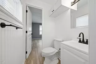 320 E Earp St, Holly Springs, NC 27540 - Photo 25