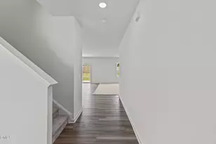 122 S Waterstone Ln, Clayton, NC 27520 - Photo 3