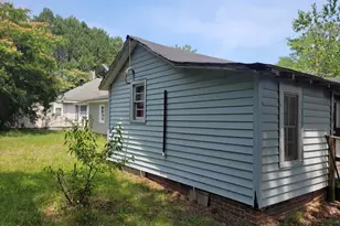 609 N 4th St, Smithfield, NC 27577 - Photo 5