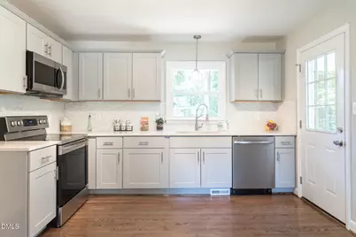 204 W Johnson Street, Cary, NC 27513 - Photo 7