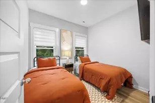 1917B Essex Rd, Durham, NC 27704 - Photo 17
