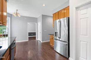 105 New Parkside Dr, Chapel Hill, NC 27516 - Photo 15
