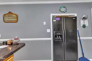 725 Colonial Dr, Raleigh, NC 27603 - Photo 11