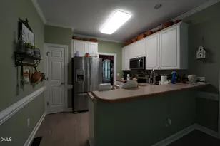 2002 Charlion Downs Ln, Apex, NC 27502 - Photo 3