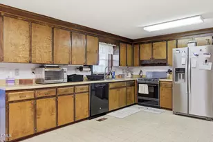 25 Eugene Jernigan Rd, Dunn, NC 28334 - Photo 9