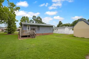 207 Price St, Pine Level, NC 27576 - Photo 29