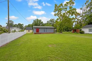 207 Price St, Pine Level, NC 27576 - Photo 27
