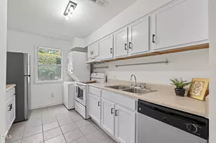 213 Schultz St, Chapel Hill, NC 27514 - Photo 11