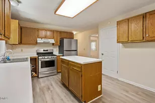 224 Montibello Dr, Cary, NC 27513 - Photo 9