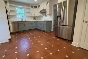 5101 Sandlewood Dr, Raleigh, NC 27609 - Photo 11