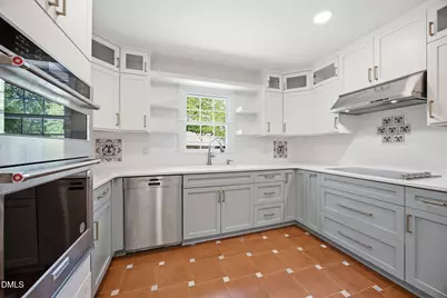 5101 Sandlewood Drive, Raleigh, NC 27609 - Photo 7