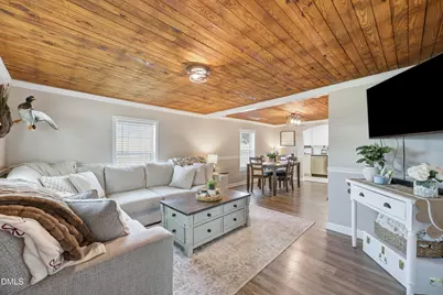 215 W Brocklyn Street, Benson, NC 27504 - Photo 5