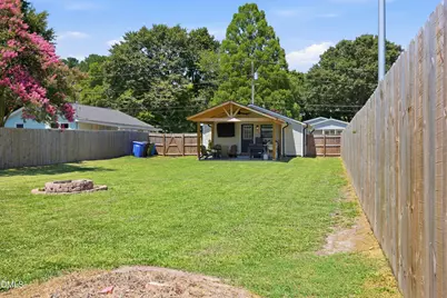 215 W Brocklyn Street, Benson, NC 27504 - Photo 31