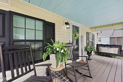215 W Brocklyn Street, Benson, NC 27504 - Photo 3
