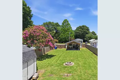 215 W Brocklyn Street, Benson, NC 27504 - Photo 33