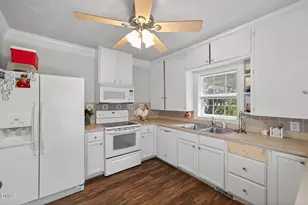 2544 Holiday Ave, Zebulon, NC 27597 - Photo 13