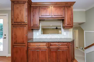 516 Blakewood Dr, Raleigh, NC 27609 - Photo 17