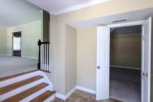 516 Blakewood Dr, Raleigh, NC 27609 - Photo 3