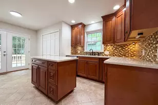 2408 White Oak Cir, Clayton, NC 27520 - Photo 9