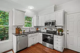 903 Baileymoor Ct, Fuquay-Varina, NC 27526 - Photo 5