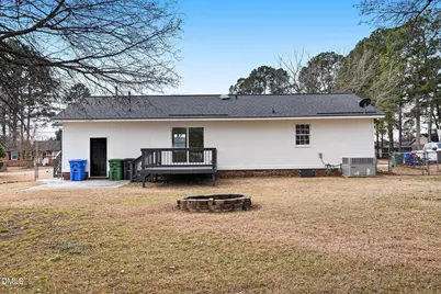 1120 W Pope Street, Benson, NC 27504 - Photo 21