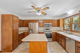 9424 N Manor Dr, Zebulon, NC 27597 - Photo 9
