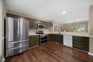 106 Martins Point Pl, Cary, NC 27519 - Photo 9