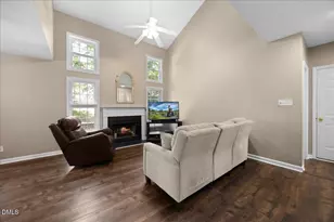 106 Martins Point Pl, Cary, NC 27519 - Photo 5