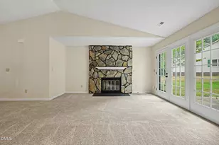 6802 Fairpoint Ct, Raleigh, NC 27613 - Photo 5