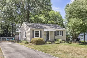 427 W Park St, Cary, NC 27511 - Photo 3
