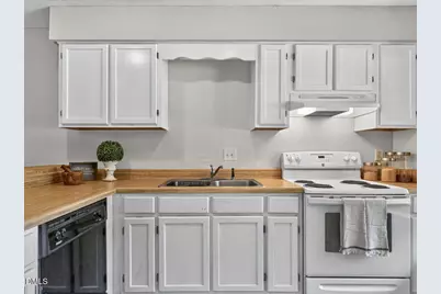 4225 The Oaks Drive, Raleigh, NC 27606 - Photo 5