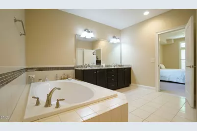 12820 Edsel Drive, Raleigh, NC 27613 - Photo 39