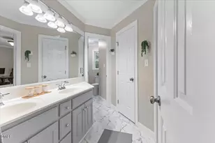 105 Morninghills Ct, Cary, NC 27518 - Photo 37