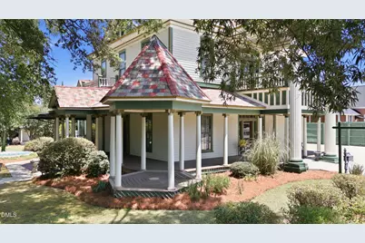 201 E Hill Street, Benson, NC 27504 - Photo 3