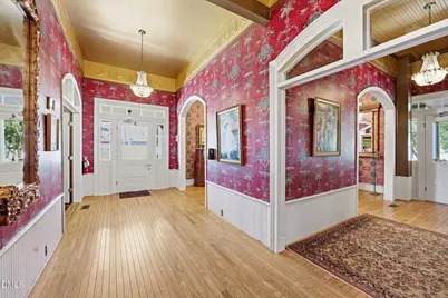 201 E Hill Street, Benson, NC 27504 - Photo 17