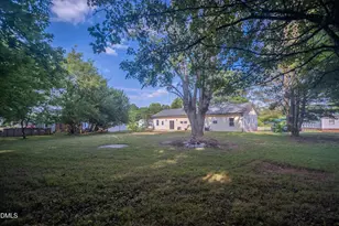 132 N State St, Haw River, NC 27258 - Photo 17