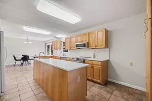 1308 Azalea Dr, Raleigh, NC 27607 - Photo 9