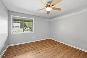 306 Oak Tree Dr, Chapel Hill, NC 27517 - Photo 17