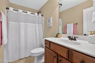 1060 Kingston Grove Dr, Cary, NC 27519 - Photo 51