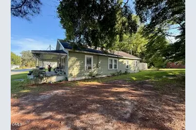 1009 Bunting Street, Clinton, NC 28328 - Photo 3