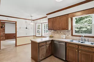 7312 Deer Track Dr, Raleigh, NC 27613 - Photo 5