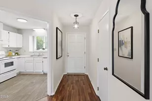 127 Essex Dr, Chapel Hill, NC 27514 - Photo 5
