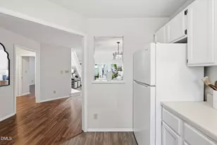 127 Essex Dr, Chapel Hill, NC 27514 - Photo 9