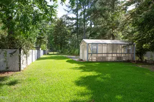 211 E Elm St, Bladenboro, NC 28320 - Photo 27