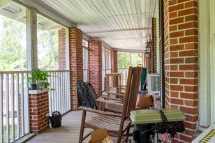 211 E Elm St, Bladenboro, NC 28320 - Photo 9