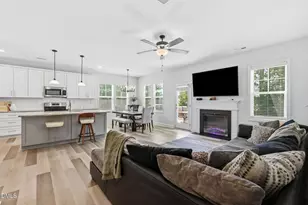 675 Amusement Dr, Hope Mills, NC 28348 - Photo 17