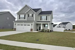 536 Amusement Dr, Hope Mills, NC 28348 - Photo 1